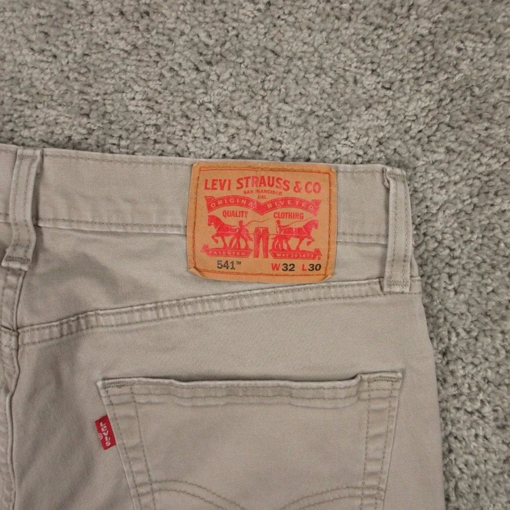 Levis Pants Mens 32x30 Beige Khaki 541 Athletic Tapered Chinos 5 Pocket Office